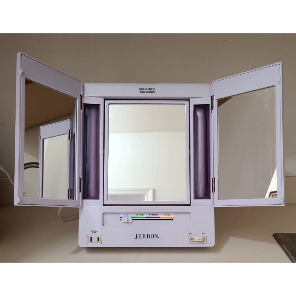 Vintage Jerdon Tri-Fold Two-Sided Lighted Makeup Mirror Magnification 4 Settings